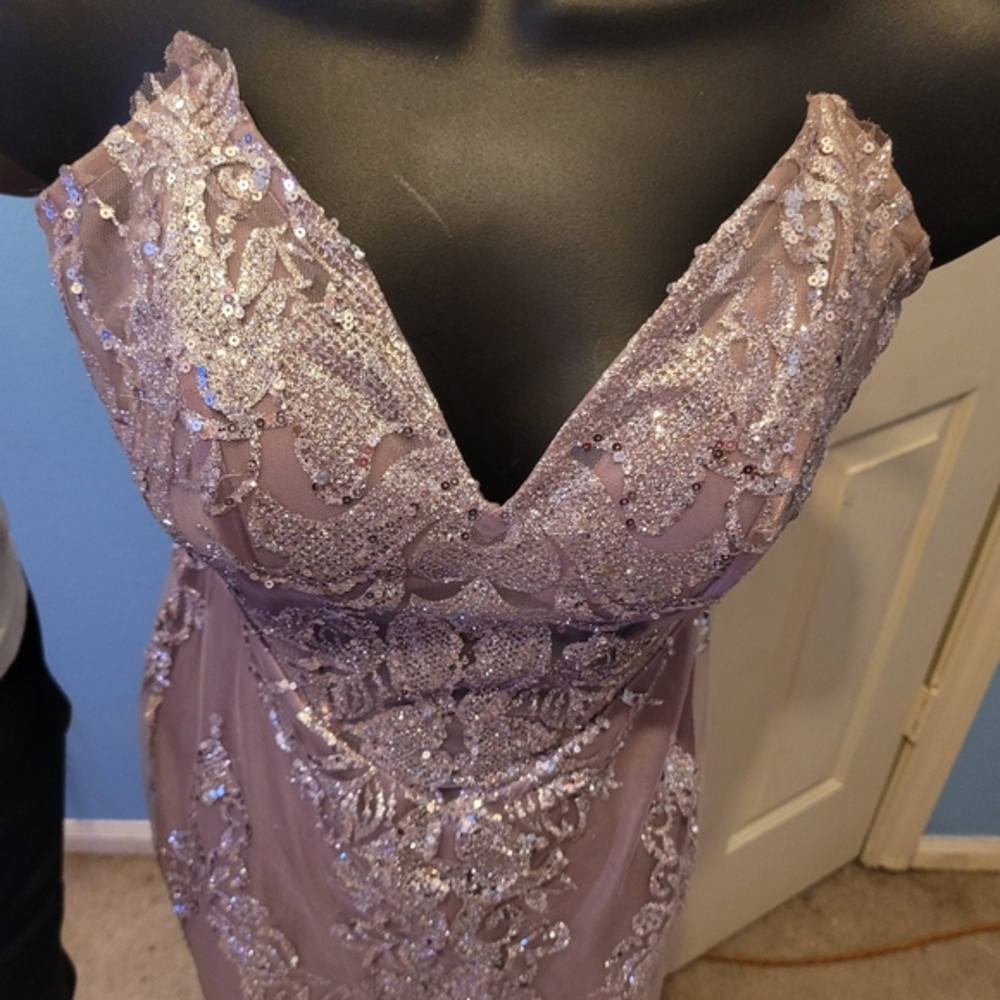 Purple Plunge Neck Sleeveless Gown / Prom Dress